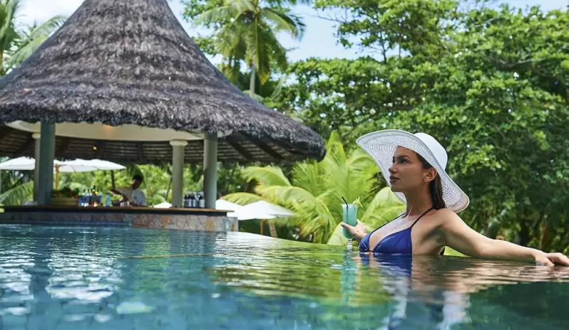 Constance Lemuria-Women By Pool Bar Constance Lemuria-Women By Pool Bar
