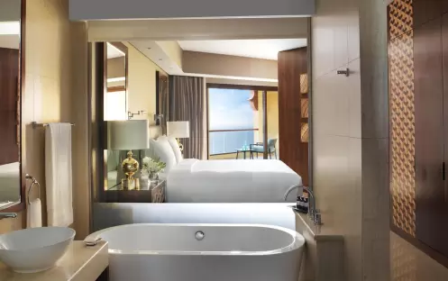 Fairmont Ajman-Junior Suite Bathroom_10193