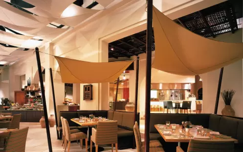 SHANGRI LA AL BANDAR - Al Tanoor - Midde Eastern Fusion Restaurant SHANGRI LA AL BANDAR - Al Tanoor - Midde Eastern Fusion Restaurant