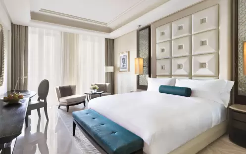 Deluxe Pool View 1_14002_001