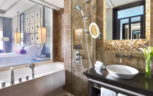 Deluxe Pool View 2_14002_001