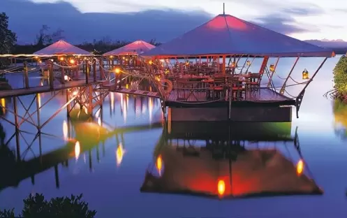 CONSTANCE PRINCE MAURICE - LAGUNA BAR 7 CONSTANCE PRINCE MAURICE - LAGUNA BAR 7