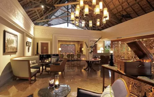 CONSTANCE PRINCE MAURICE - LOUNGE BAR INDIVIDUAL TABLE CONSTANCE PRINCE MAURICE - LOUNGE BAR INDIVIDUAL TABLE