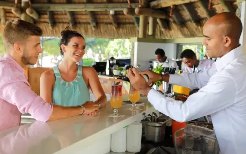 LA PIROGUE - LE MORNE BEACH BAR 2 LA PIROGUE - LE MORNE BEACH BAR 2
