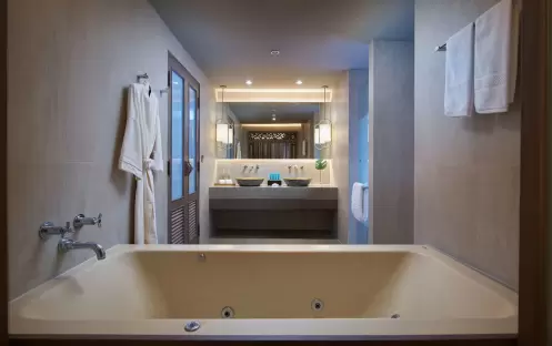 AMARI VOGUE GRAND DELUXE BATHROOM AMARI VOGUE GRAND DELUXE BATHROOM