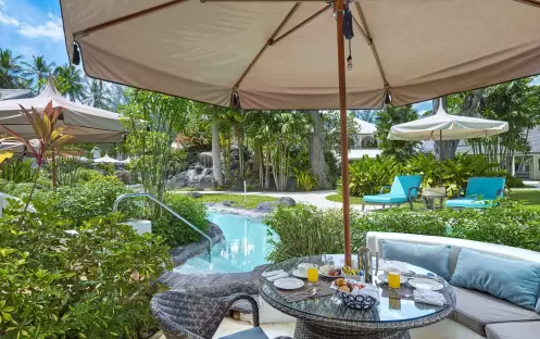 Luxury Swim Up Poolside Room view_13732 Luxury Swim Up Poolside Room view_13732
