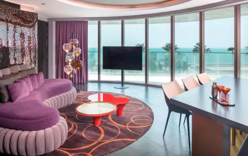 CORNER SUITE LIVING
