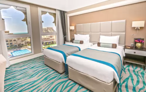 Family Room Garden View 1_10312 Family Room Garden View 1_10312