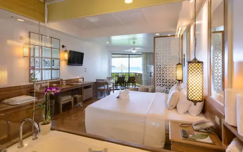 Katathani Phuket Beach Resort-Thani Wing Junior Suite Oceanfront 1_6737