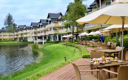 MARKET PLACE BY THE LAGOON