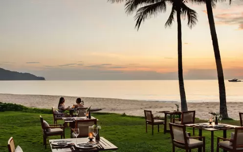 BEACH RESTAURANT DAY TIME BEACH RESTAURANT DAY TIME