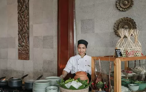 LOMTALAY RESTAURANT CHEF LOMTALAY RESTAURANT CHEF