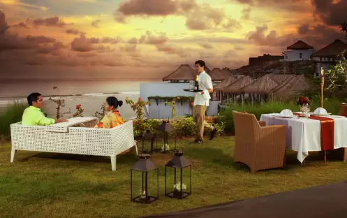 In Villa & Suite Dining In Villa & Suite Dining