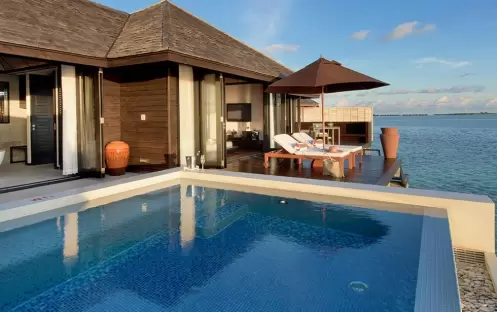 Lily Beach Resort & Spa - Rooms - Sunset Water Suite Exterior Pool