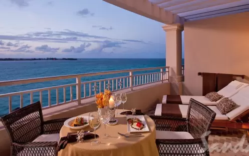 Balmoral Honeymoon Beachfront Penthouse Butler Suite - BP (4) Balmoral Honeymoon Beachfront Penthouse Butler Suite - BP (4)