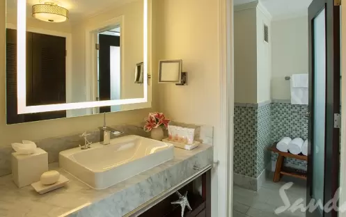 Royal Honeymoon Oceanview Suite - JS (5) Royal Honeymoon Oceanview Suite - JS (5)