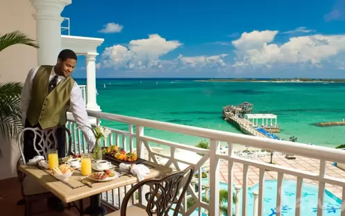 Royal Windsor Beachfront One Bedroom Suite - WS (2) Royal Windsor Beachfront One Bedroom Suite - WS (2)
