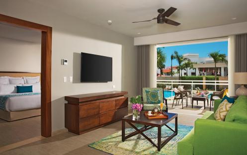 PREFERRED CLUB ONE BEDROOM FAMILY SUITE TROPICAL VIEW PREFERRED CLUB ONE BEDROOM FAMILY SUITE TROPICAL VIEW