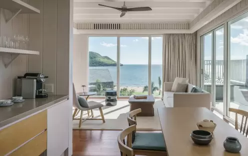 KITCHEN-AND-LIVING KITCHEN-AND-LIVING