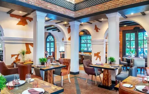 THE STEAKHOUSE INTERIOR THE STEAKHOUSE INTERIOR