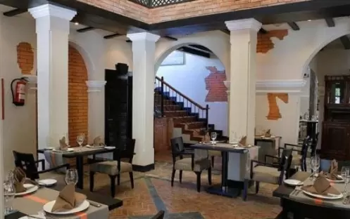 THE STEAKHOUSE TABLES THE STEAKHOUSE TABLES