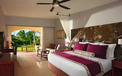 Secrets Royal Beach-Preferred-Club-Junior-Suite-Tropical-View-King_8001 Secrets Royal Beach-Preferred-Club-Junior-Suite-Tropical-View-King_8001