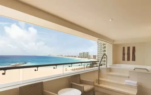 HYATT-ZIVA-CANCUN-CLUB-OCEAN-FRONT-CORNER-SUITE-_2_ HYATT-ZIVA-CANCUN-CLUB-OCEAN-FRONT-CORNER-SUITE-_2_