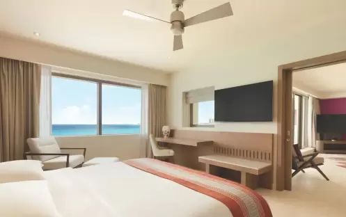 HYATT-ZIVA-CANCUN-CLUB-OCEAN-FRONT-CORNER-SUITE-_3_ HYATT-ZIVA-CANCUN-CLUB-OCEAN-FRONT-CORNER-SUITE-_3_