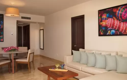 NOW SAPPHIRE PREFERRED CLUB  MASTER SUITE OCEAN FRONT  LIVING ROOM NOW SAPPHIRE PREFERRED CLUB  MASTER SUITE OCEAN FRONT  LIVING ROOM