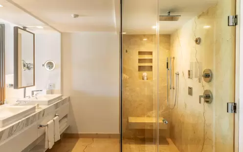 PRESIDENTIAL SUITE BATHROOM PRESIDENTIAL SUITE BATHROOM