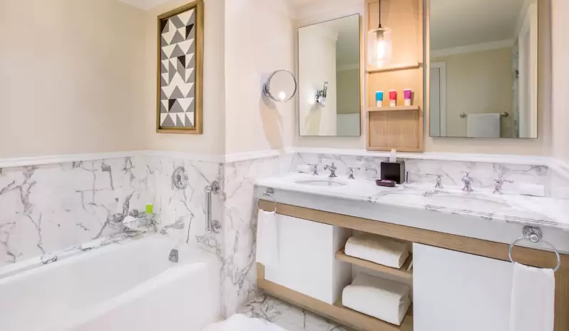 BATHROOM BATHROOM