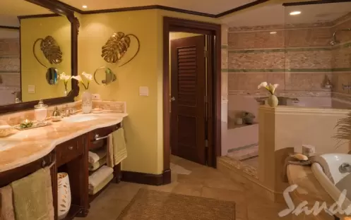 SANDALS ROYAL CARIBBEAN - WS (2) SANDALS ROYAL CARIBBEAN - WS (2)