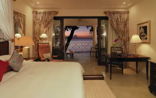 SANDY LANE - LUXURY OCEAN ROOM BED EVENING VIEW SANDY LANE - LUXURY OCEAN ROOM BED EVENING VIEW