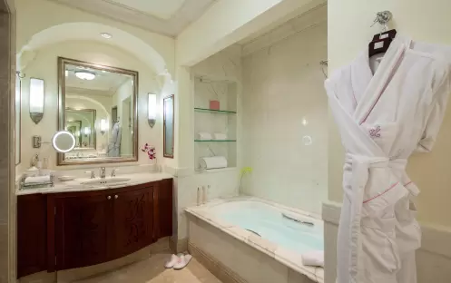 SANDY LANE - ORCHID ROOM BATHROOM SANDY LANE - ORCHID ROOM BATHROOM