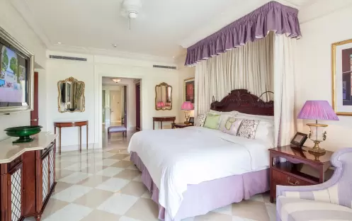 SANDY LANE - PENTHOUSE BEDROOM SANDY LANE - PENTHOUSE BEDROOM