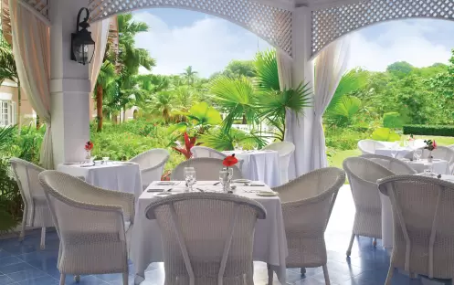 Couples Sans Souci-Palazzina Restaurant_2_113 Couples Sans Souci-Palazzina Restaurant_2_113