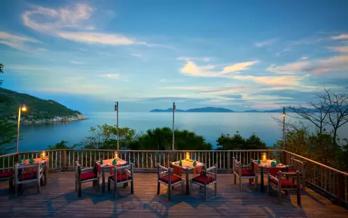 Six Senses Ninh Van Bay-Dining by the Rocks_787 Six Senses Ninh Van Bay-Dining by the Rocks_787