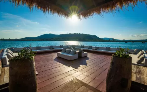 VISTA SUNSET DECK VISTA SUNSET DECK