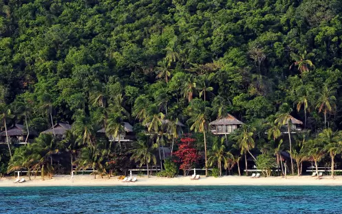 03. Pangulasian Island - Beach and Canopy Villa Facade_001 03. Pangulasian Island - Beach and Canopy Villa Facade_001