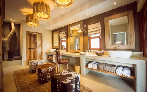 LUXURY VILLA DRESSING ROOM LUXURY VILLA DRESSING ROOM