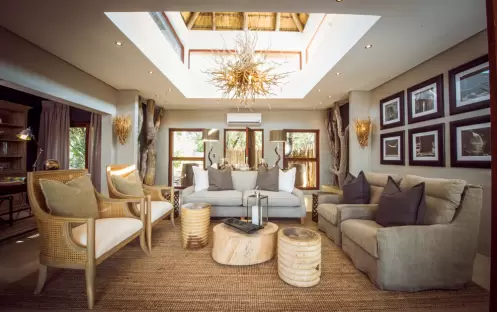 LUXURY VILLA LOUNGE LUXURY VILLA LOUNGE