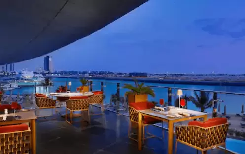 auhetci-li-beirut-restaurant-terrace-seating-area auhetci-li-beirut-restaurant-terrace-seating-area
