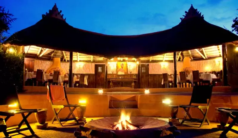 AMKHALA SAFARI LODGE - BOMA AMKHALA SAFARI LODGE - BOMA