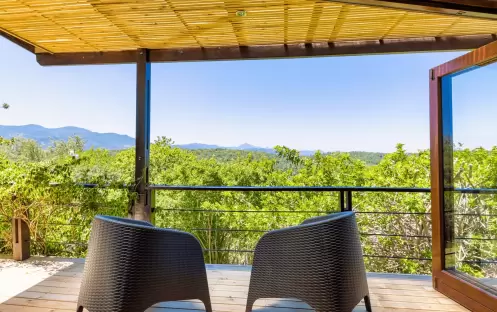 HOG-HOLLOW-STANDARD-SUITE-TERRACE-VIEW_001 HOG-HOLLOW-STANDARD-SUITE-TERRACE-VIEW_001