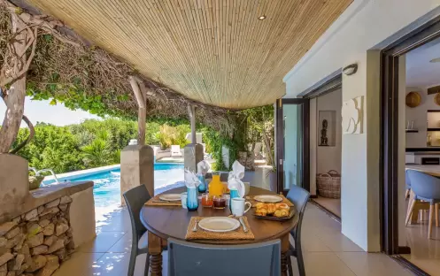 VILLA-DINING-BY-THE-POOL VILLA-DINING-BY-THE-POOL