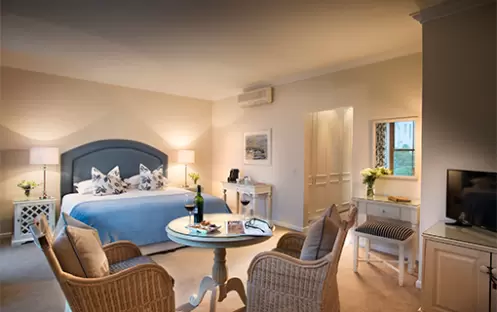 Double Room Double Room