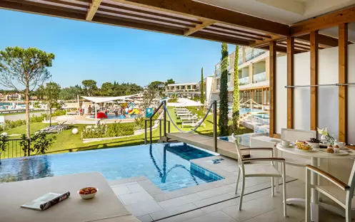 VALAMAR COLLECTION - V LEVEL SWIM UP SUPERIOR SEAVIEW FAMILY SUITE OUTDOOR VALAMAR COLLECTION - V LEVEL SWIM UP SUPERIOR SEAVIEW FAMILY SUITE OUTDOOR