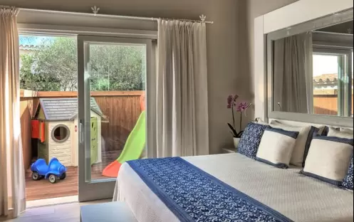 Deluxe Family Play Garden Bungalow