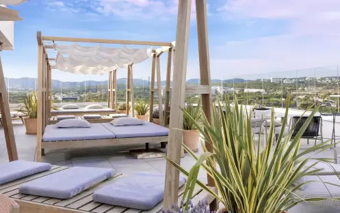 Rooftop Bar Table Arrangement Rooftop Bar Table Arrangement