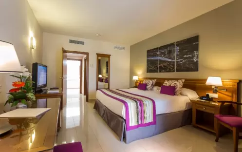 GRAND PALLADIUM - DOUBLE ROOM BED GRAND PALLADIUM - DOUBLE ROOM BED